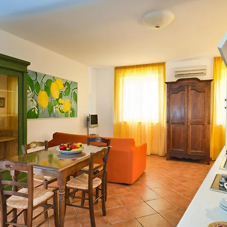 Apartment Degli Agrumi *