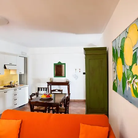 Degli Agrumi דירה *