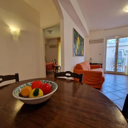 Degli Agrumi דירה טאורמינה