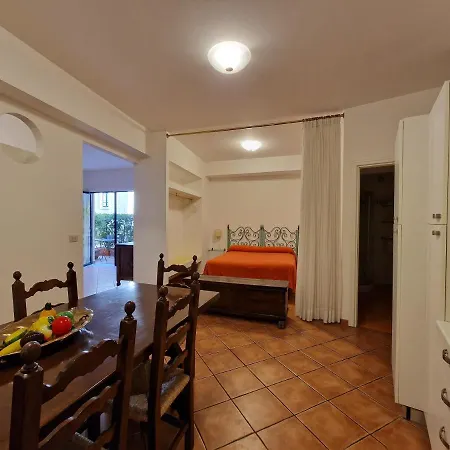 Degli Agrumi טאורמינה