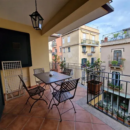 דירה Degli Agrumi טאורמינה