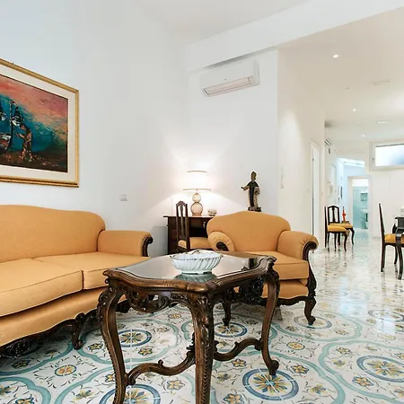 Degli Agrumi דירה