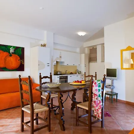 Degli Agrumi טאורמינה